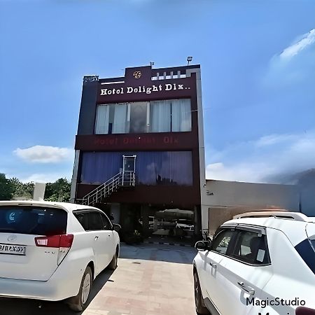 Hotel Delight Deluxe Pipra Dewās Exterior foto